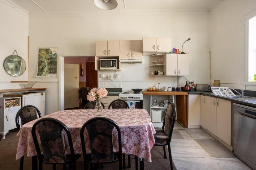 Brunnerton Lodge And Backpackers Greymouth Exterior photo